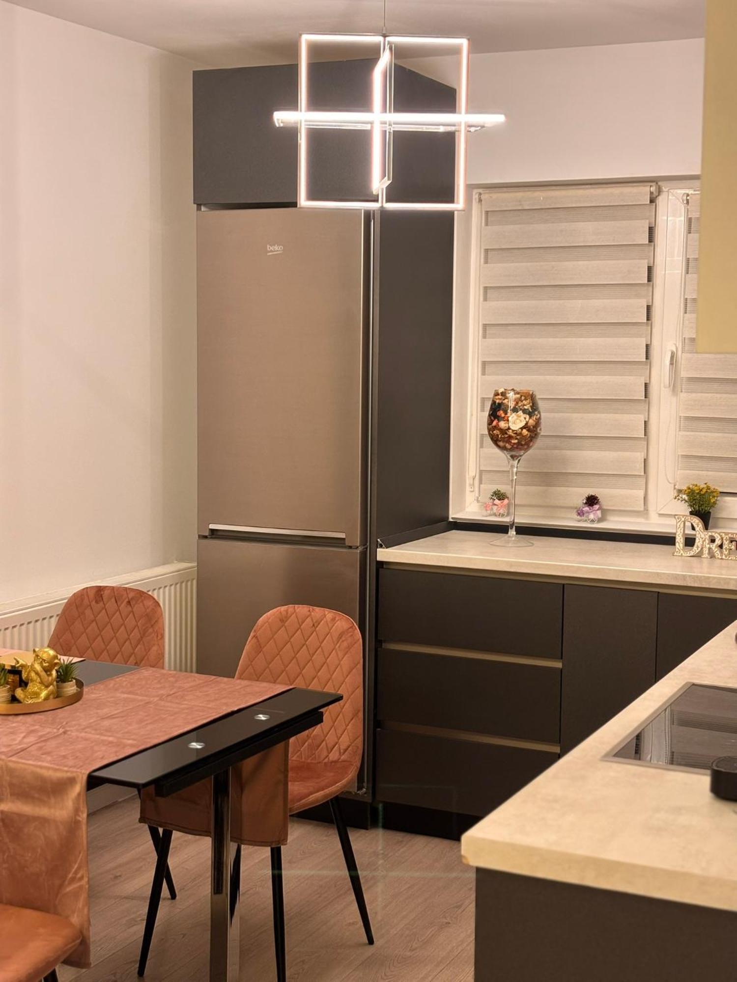 Dream - Large Apartament With Freeparking In A Quietarea Just 10 Minutes Away From City Center Bistriţa Exterior foto