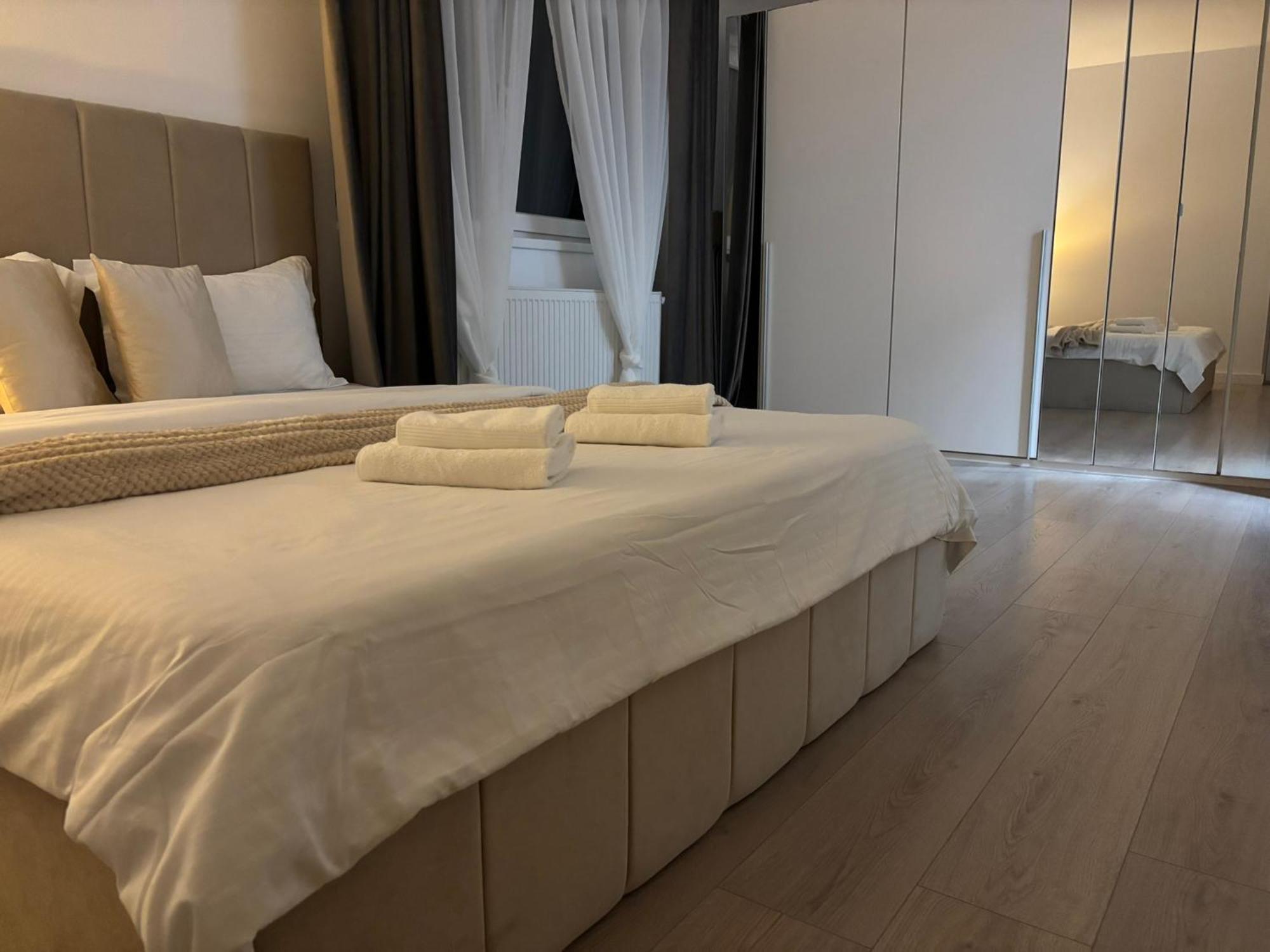 Dream - Large Apartament With Freeparking In A Quietarea Just 10 Minutes Away From City Center Bistriţa Exterior foto