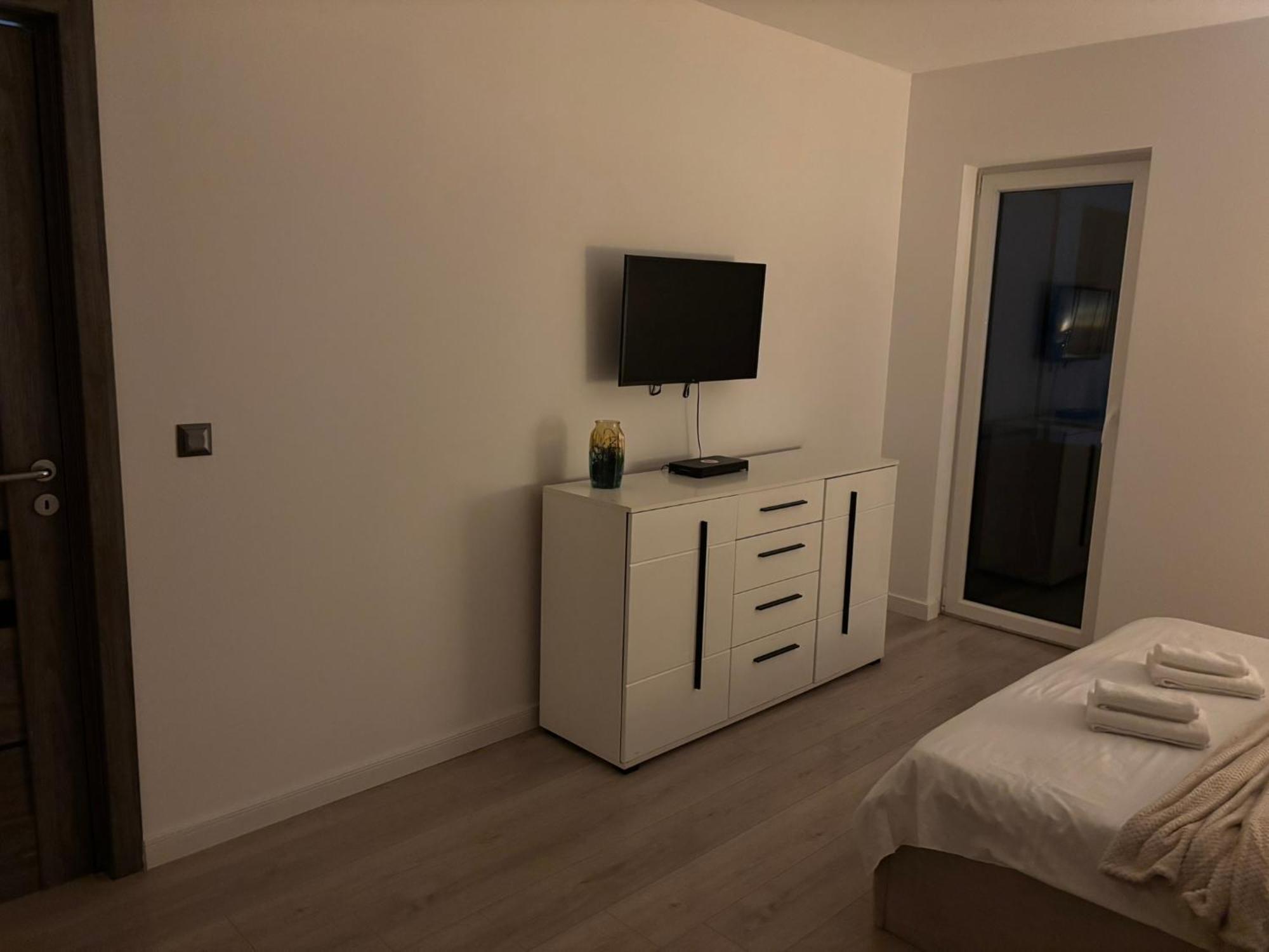 Dream - Large Apartament With Freeparking In A Quietarea Just 10 Minutes Away From City Center Bistriţa Exterior foto
